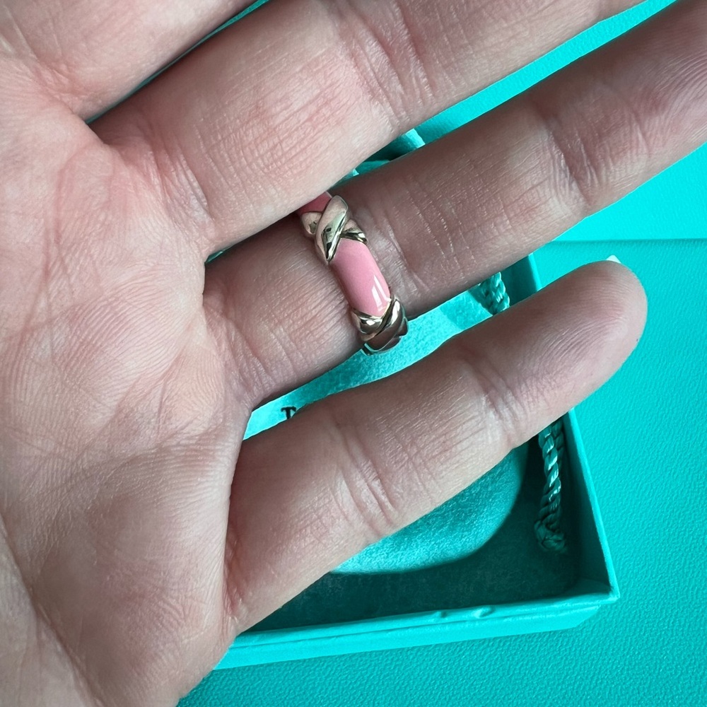 🌸🌸 Authentic Tiffany & Co. Pink Enamel Signature X Ring - Picture 5 of 9